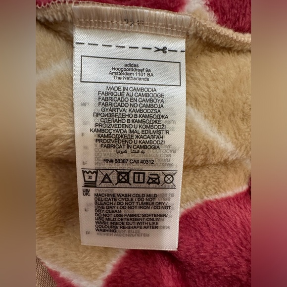 adidas Originals Women's Argyle Fluffy Trefoil V-Neck Vest II5635 Size SMALL NWT - Picture 5 of 5